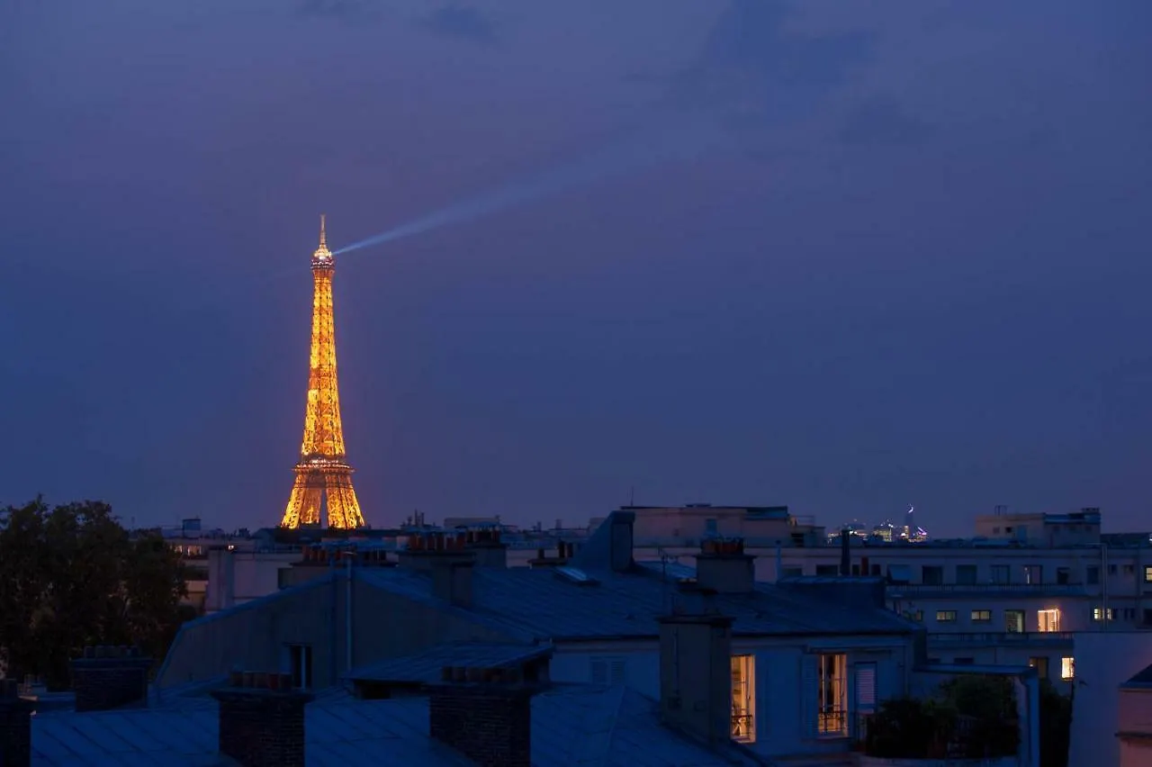 Apartament Eiffel Tower View + Terrace Saint Germain Des Pres Paryż